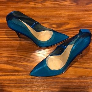 Blue heels (pumps)